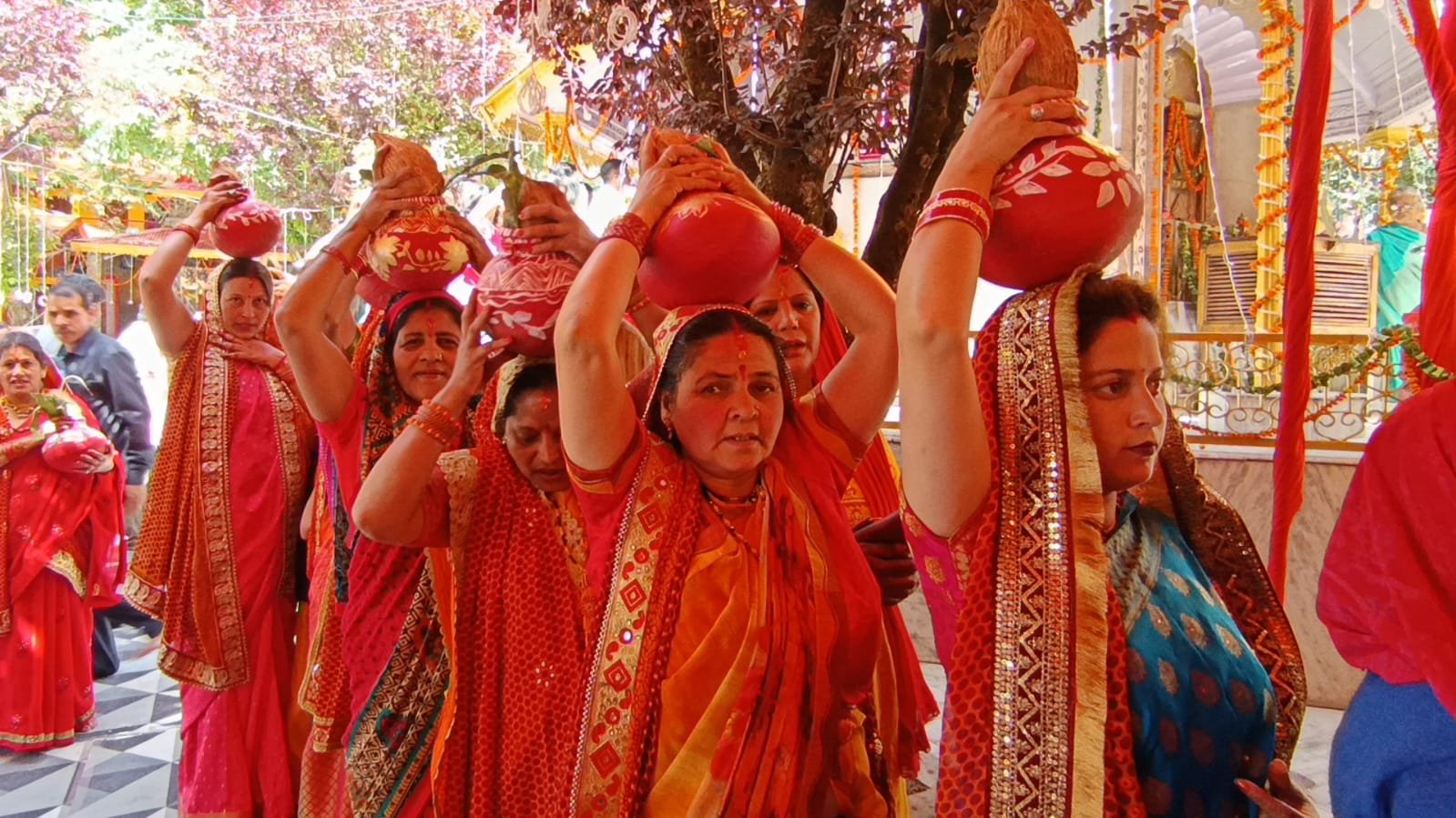 नैनीताल : नयना देवी मंदिर स्थापना दिवस पर भागवत कथा शुरू